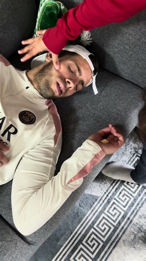 Il a pété un câble à la fin 😂 #humour #humoristefrancais #24heures #challenge #humoristefrancais ￼