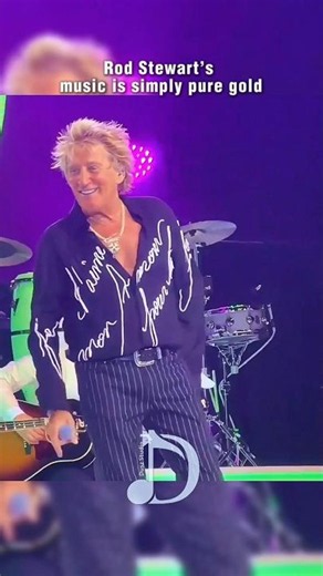Sir Rod Stewart Is Pure Magic Live! ✨ #rodstewart #rodstewartsongs #70s #shorts #duszstudio