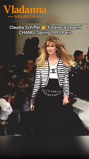 1992 ☯ Claudia Schiffer • Black & White Elegance • CHANEL • Fashion History Paris Spring