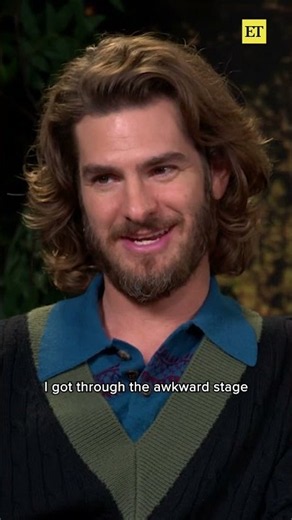 Andrew Garfield loves a half-up, half-down moment.