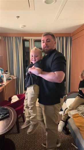 Little Durrance OOTD on our Disney Cruise! | cruise outfits