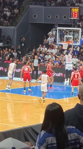 Kai Sotto 1-Hand Slam Dunk! 😱🏀🤛😍🇵🇭🤩❤️ #philippines #gilaspilipinas #fiba #basketball #shorts #fyp