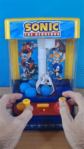 Sonic the Hedgehog Claw Machine