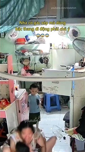 Nhà có gác xép mà dùng bậc thang di động phải chú ý 😨 #giadinh #tainan #antoan #canhgiac #canhbao