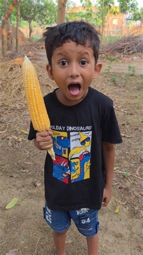 ओ बकरी भुट्टा खायेगी 😱🤣👍#shorts #funny #comedy #twist #cutebaby #shortsfeed #goat #bhutta