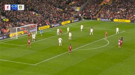 How has Hugo Ekitike missed from there? 🫨 | Sky Sports Football