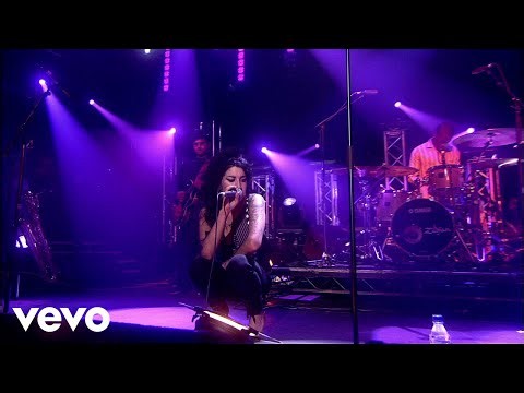 Amy Winehouse - Back To Black (Live From The Album Chart Show / 2006)