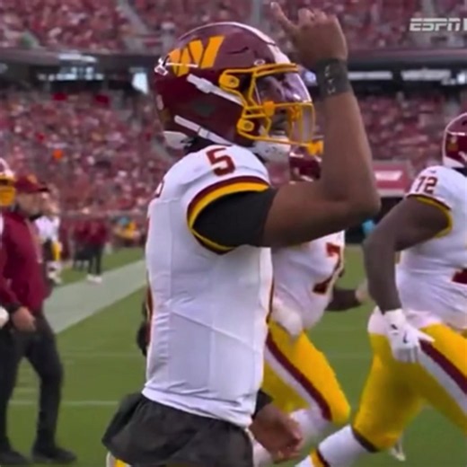 Jayden Daniels 29/40 300 Yards 2 TDs performance in loss vs 49ers. // #fyp #trending #nfl #commanders #jaydendaniels