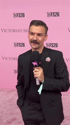 Anyone else wanna admit they have a crush on Adam? 🤔 #VSPINK #VSFS #VSFashionShow