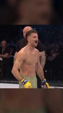 WILD FLYING ARMBAR at #CW199!