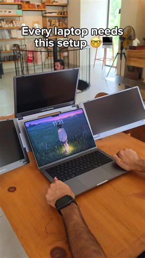 One cable connect all 3 screens for more hyper productivity 🤓💻 #tech #techgadgets #productivity #monitor #workfromanywhere #remotework