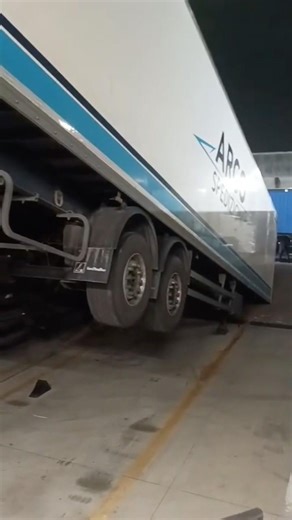 Trailer Problem 😳🚛💨⛔️❌🆘 #trucklife