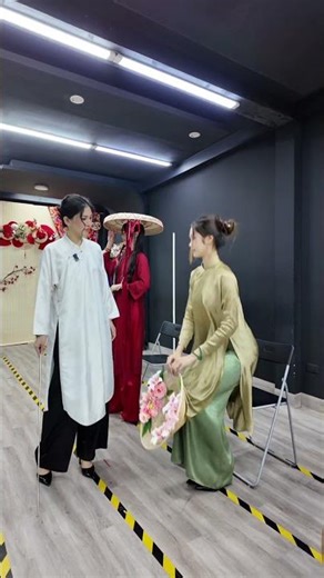 Posing on a chair with Vietnamese traditional hats and áo dài. #bybacademy #5g