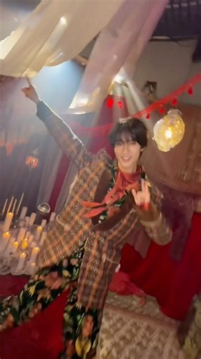 待って…✨そのしゅんは水晶で何を見ているのか…🔮#MILK #曽野舜太 #時空超えてユニバース #ときユニ