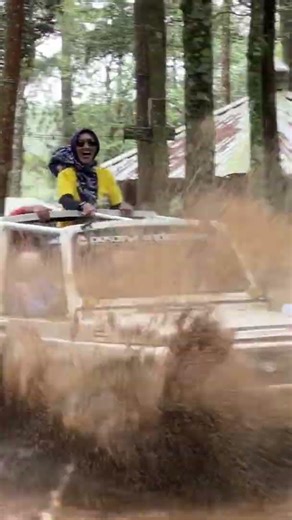 Belalang tempur Jeep Adventure offroad kemuning #truckoffroad #automobile #offroadoverland #offroad