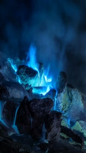 Blue Lava Volcano Explained | Kawah Ijen’s Deadly Blue Fire #happynewyear #ai #trending
