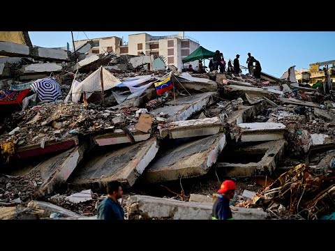 Luto nacional en Venezuela: muertes aumentan a 2,295 a una semana de los sismos | Noticias Telemundo