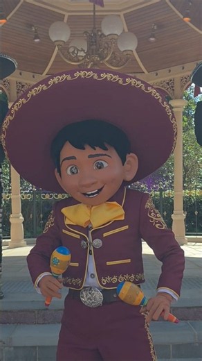 Disneyland Paris - Miguel's Fiesta Latina - #disneylandparis #disney #disneyland #disneyparks #dlp
