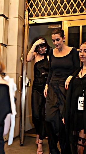 Dakota Johnson & Role Model are SO cute 🥺❤️ #dakotajohnson #shorts #dakotadelsur