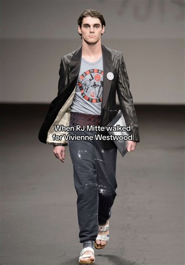 RJ Mitte, best known for playing Walter White Jr. in Breaking Bad, has died at 34. Not many people know that in 2015, he made his runway debut at Vivienne Westwood’s Spring/Summer 2016 show during Milan Fashion Week, opening and closing the show. Rest in peace, RJ Mitte. 🕊️ #rjmitte #viviennewestwood #runway #fashiontiktok #breakingbad