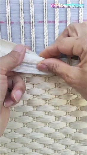 Traditional Cattail Weaving: Creating Gentle Handwoven Patterns with Natural Plant Materials