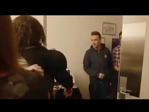 Oh yes, Directioners — this one is PURE GOLD chaos! 😂 That iconic moment when the boys were hiding inside the podium (or some backstage setup) like they were secretly prepping for the show, popping out to prank fans who were already waiting and hyped for the concert. Picture this: Some fans are chilling, excited for One Direction to hit the stage, and suddenly one of the lads (I think it was Louis or Liam rocking a ridiculous wig — classic disguise vibes!) pops up asking super seriously, “Do yo