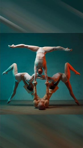🇺🇦 Model poses for photoshoot📸 5 Acrobatics.