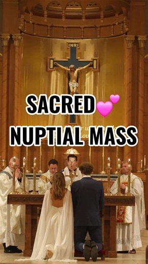 💕The most sacred moment of a Catholic wedding #Catholic #Blessing #nuptialmass #wedding #nupcial
