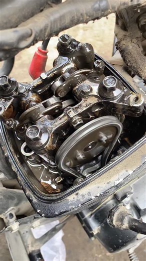 🔥Engine Running Open Head - Real Inside View #EngineRunning #BikeEngine #MechanicalLife #RockerArm #InsideEngine | The Mechanic