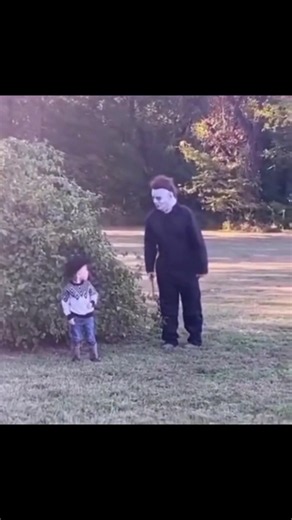 Replying to @AntonCosmin The funniest and loveliest Halloween costume moment ever. #motivation #lifelessons #mrgoodvibesonly #inspiration #goodvibes