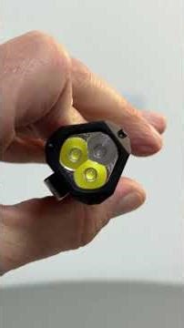 Kickstarter : Wuben E8 Taschenlampe. 1300 Lumen mit UV