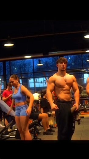 People react to calisthenics🔥#streetworkout #freestyle #motivation #planche #calisthenicsmotivation