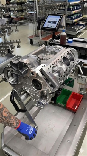 Inside the process of creating an AMG V8 engine