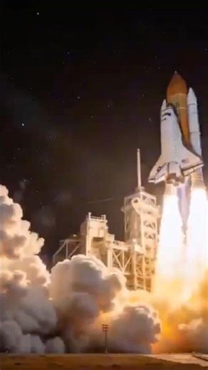 Behind the scenes at NASA: Shuttle Repair and Launch (Timelapse)