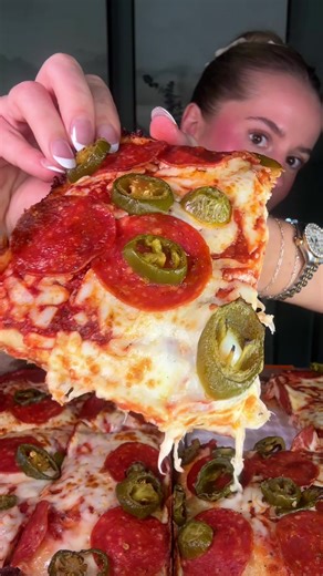 LITTLE CAESARS ASMR EATING SHOW 🍕 my girl @CookItgirl Eats always makes me CRAVE pizza 🤩🤩 #pizza #pizzamukbang #littlecaesars #eatingshow #daseycaviseats @Little Caesars