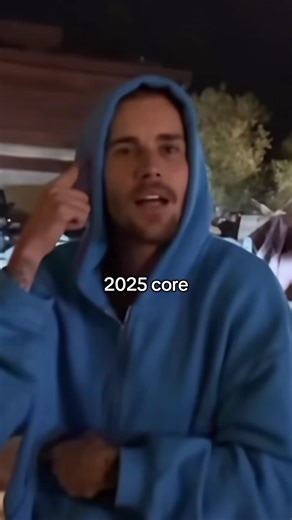 what a year! what was your favorite pop culture moment? 🤩🤩🤩#2025popculturemoments #popculturemomentsof2025 #iconicpopculturemoments #crazypopculturemoments #happynewyear #thelouvre #isitembarassingtohaveaboyfriend #thelifeofashowgirl @James Charles @Taylor Swift @Justin Bieber @Nicolas Vansteenberghe @hudabubbaaa #happynewyear2026 #itsnotclockingtoyouthatimstandingonbusiness #flipitaroundwickedwitch #coldplayaffai #onetwoonetwothreereleaseit #katyperryinspace #iwishihadafreebagofchips #thesum