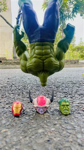 Hulk Choose Head Frieza #shortvideo #toys