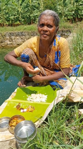 Amma’s Village Life ❤️ Traditional Banana Leaf Meal | Gunam Veni Samayal