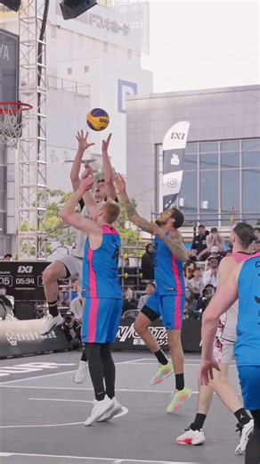 TWO-FOR-ONE SPECIAL! 💥🤯 An alley-oop for the ages from #3x3WTUtsunomiya! 🔥🇫🇷 #3x3WT