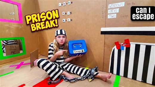 Box fort prison escape! I woke up as prisoner Trinity!