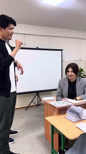 Learn Sign Language in 30 Seconds | Easy Beginner Signs #Shorts