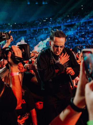 Kubi śpiewa z fanem na TAURON Arena – 64bars live