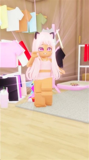 I was getting ready in the morning then this happened...😱😭#robloxshorts #roblox