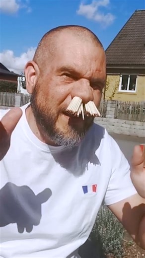 Most matches held in the nose 👃 81 by Martin Stroby 🇸🇪 | Guinness World Records