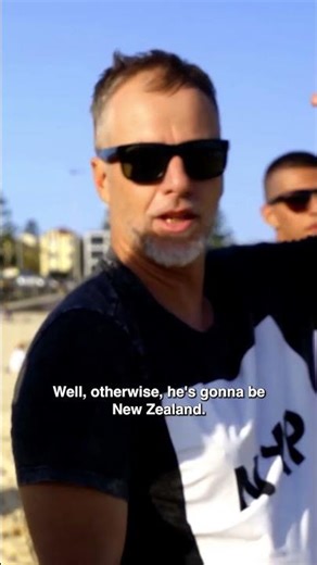 I need his level of chill 😂 #bondirescue #lifeguard #beach #shortsfeed