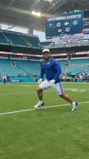 Warming up 💪 #shorts #nfl #nygiants #giants #preseason