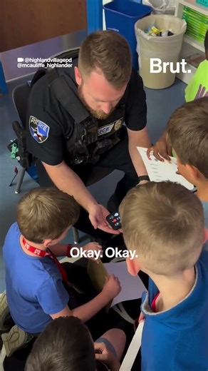 Police officer teaches kids not to be scared to call 911.