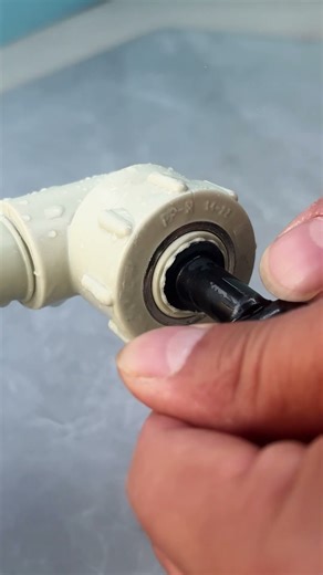 Smart Plumbing Trick! Remove Broken Plastic Faucet Threads Easily #plumbing #pipe
