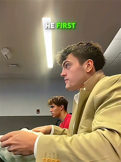 This Backbencher Treats Class Like a Restaurant!