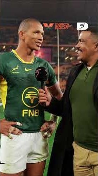 Manie Libbok cooking under the lights at FNB Stadium 🤩 #RugbysGreatestRivalry